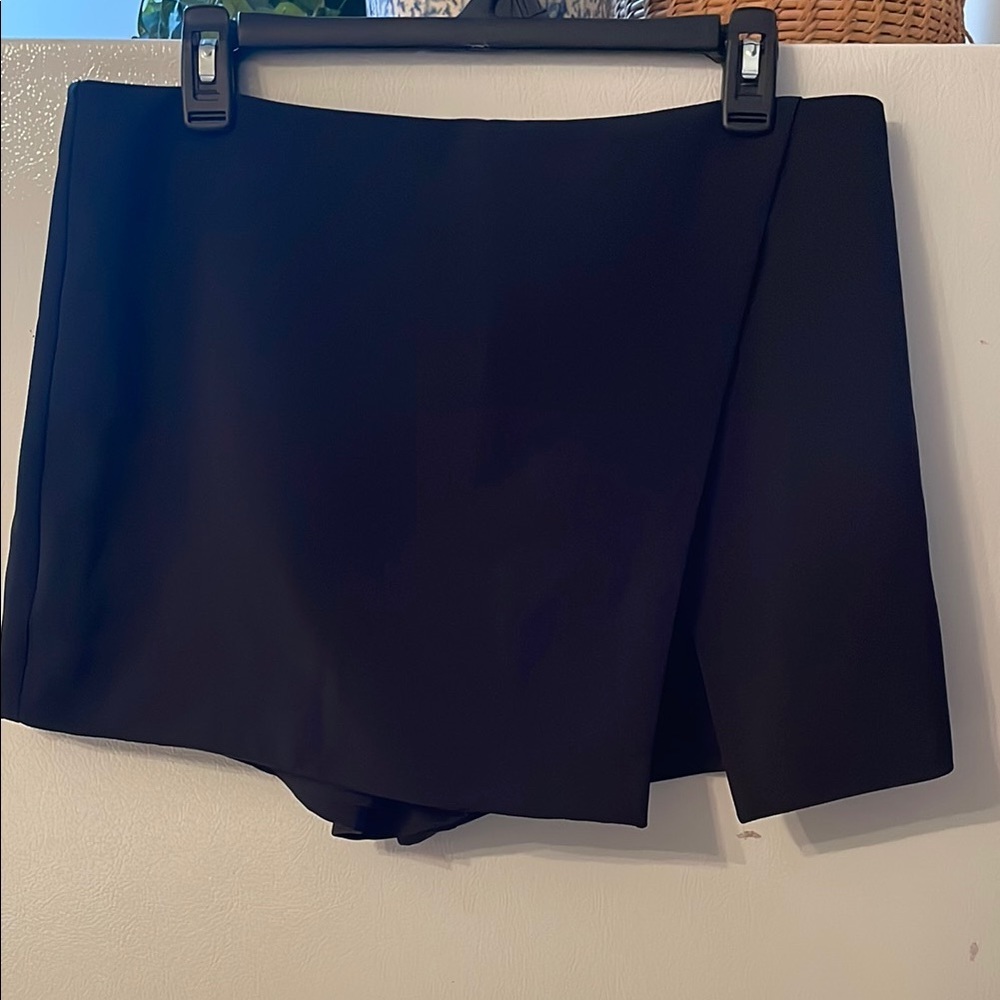 Decker Large NWT Mixology‎ Haley Skort Black